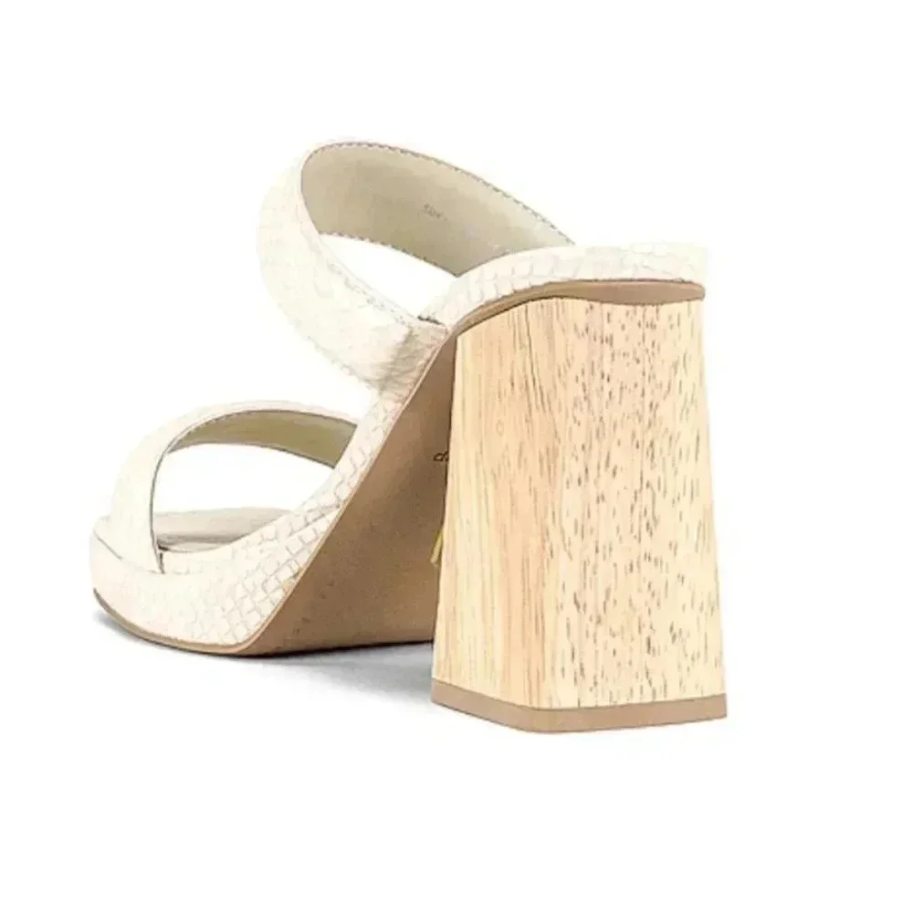 Dolce Vita Atlas Sandal in Ivory
